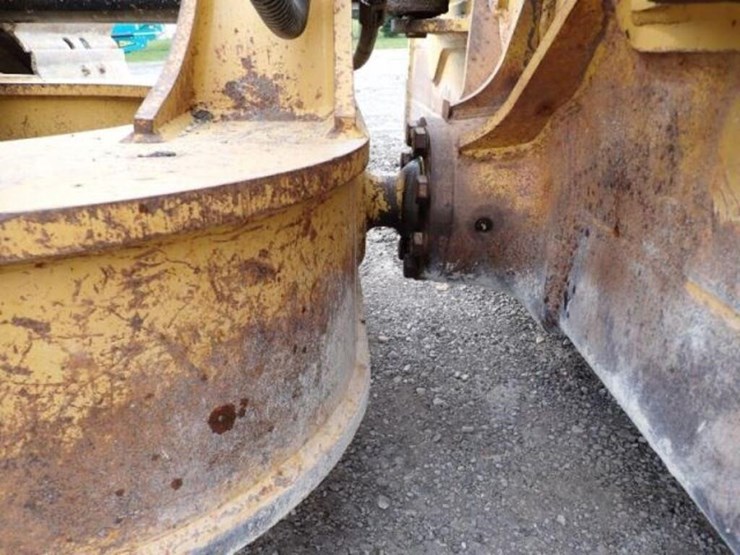 2013-caterpillar-d6n-xl-image-36