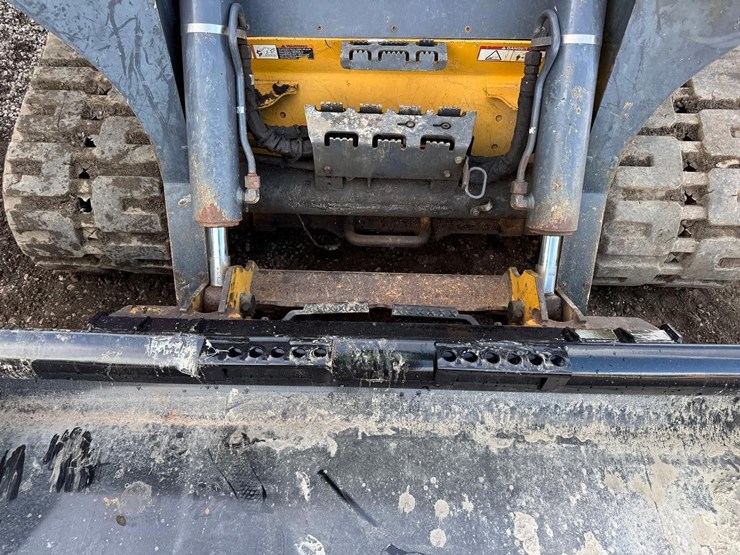 2019-deere-333g-image-11
