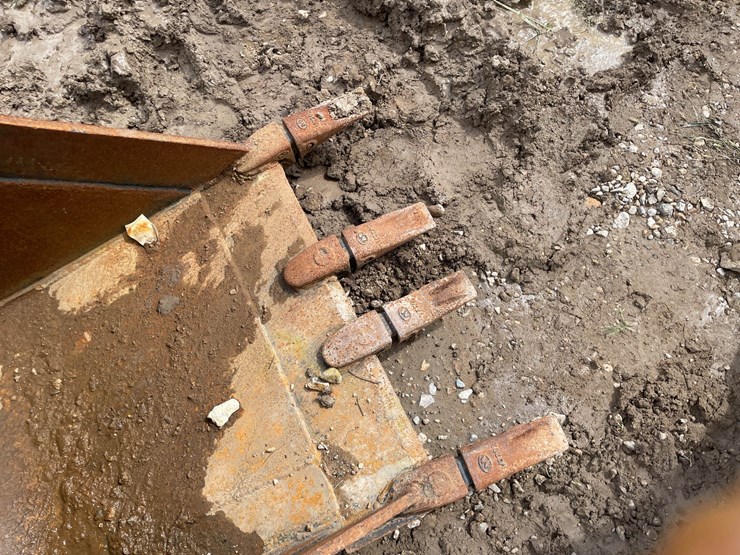 #9176-•-excavator-bucket-image-4