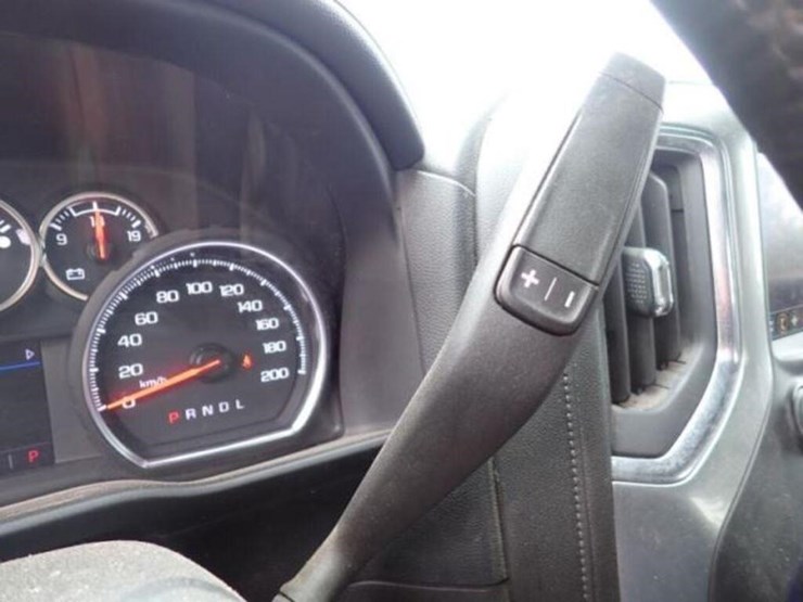 2022-chevrolet-silverado-2500hd-image-16