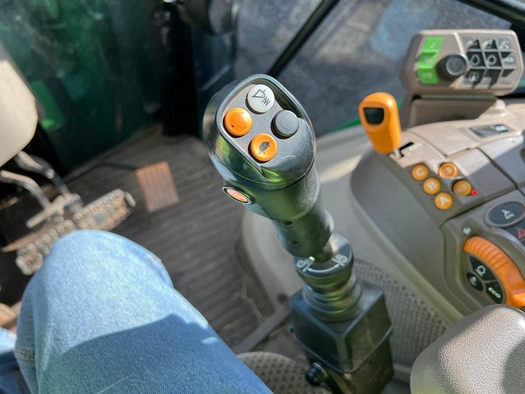 2022-john-deere-5125r-image-23