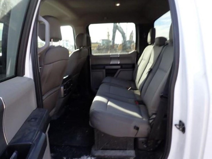 2020-ford-f250-xlt-image-23