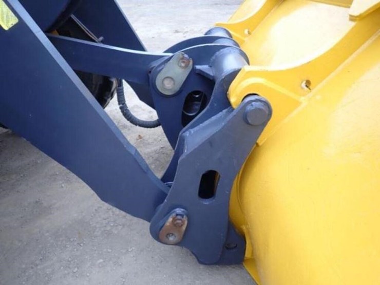 2014-deere-624k-image-34