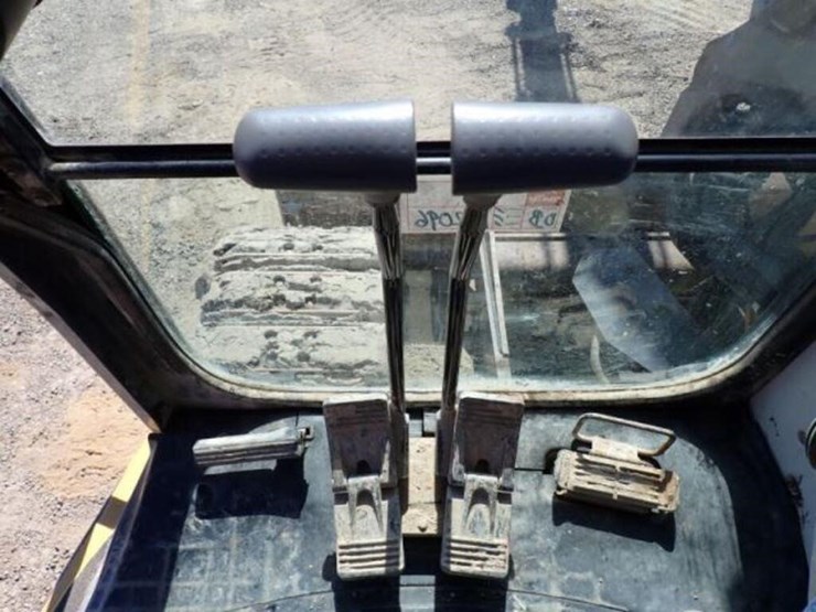2014-deere-85g-image-11