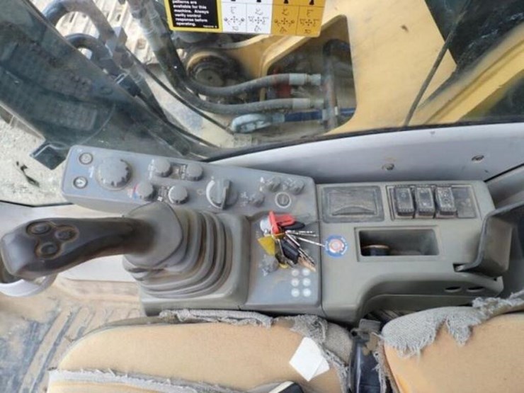 2012-deere-350g-lc-image-9