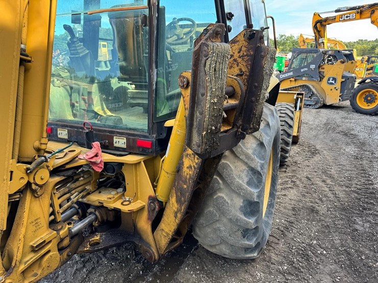 caterpillar-420d-image-18