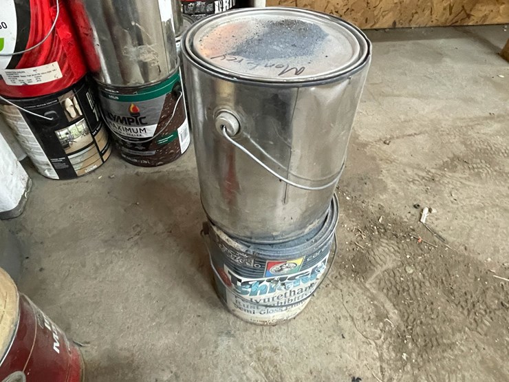 #9227-•-lot-of-paint-and-other-liquids-image-9