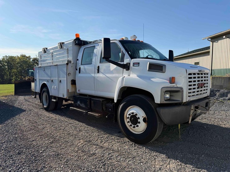 2007-gmc-c8500-utility-body-image-7