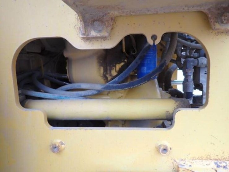 2018-deere-624k-image-53