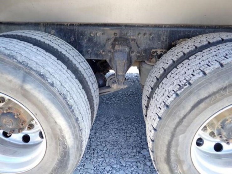 2024-western-star-49x-image-59