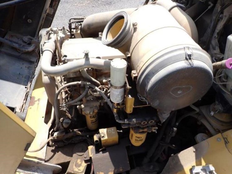2009-caterpillar-725-image-22