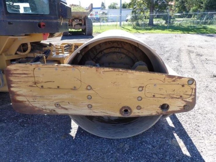 2011-caterpillar-cs44-image-26