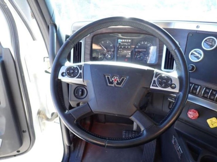 2024-western-star-49x-image-17