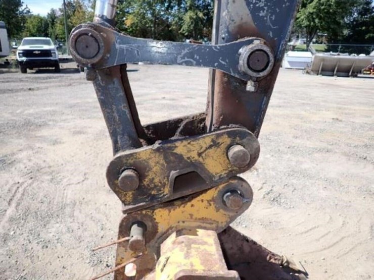 2014-deere-85g-image-22