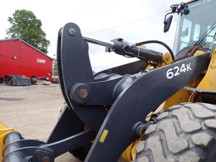 2014-deere-624k-image-27