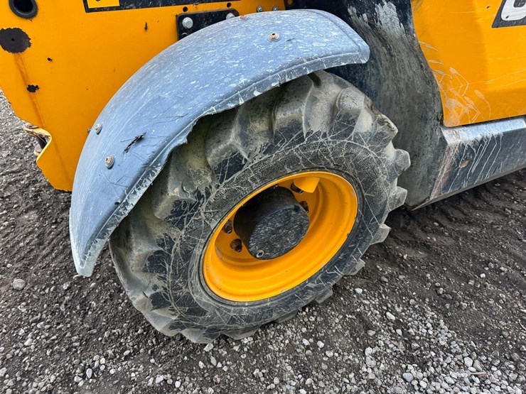 jcb-525-60-image-14