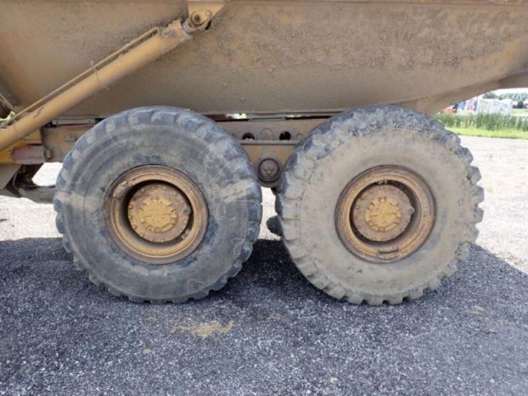 2009-caterpillar-725-image-44
