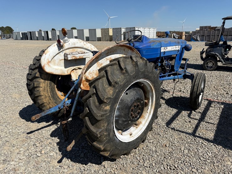 ford-tractor-image-3
