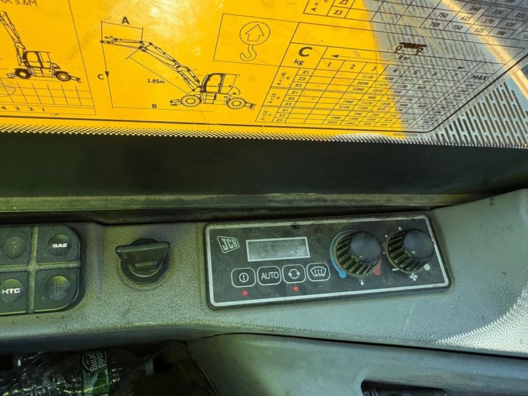 2017-jcb-hydradig-110w-image-27