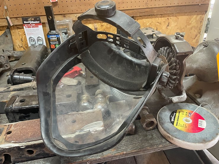 #9210-•-bench-grinder,-face-shield-and-extra-wheel-image-11
