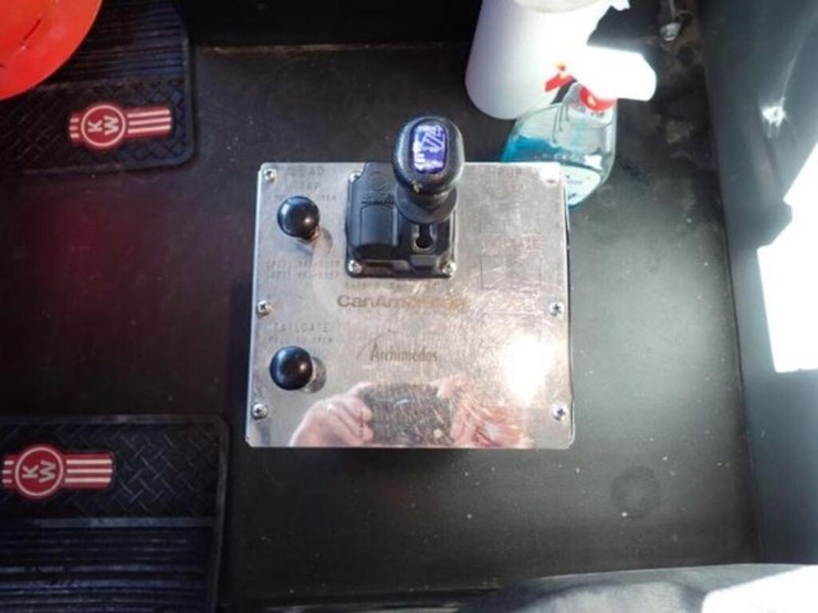 2021-kenworth-t880-image-24