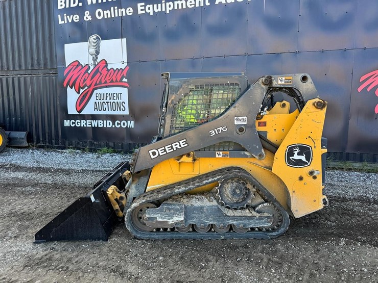 deere-317g-image-3
