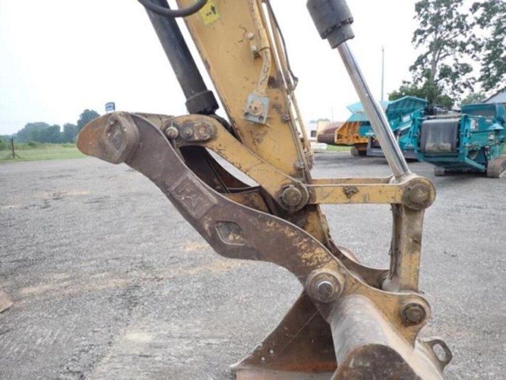 2017-caterpillar-315fl-image-32