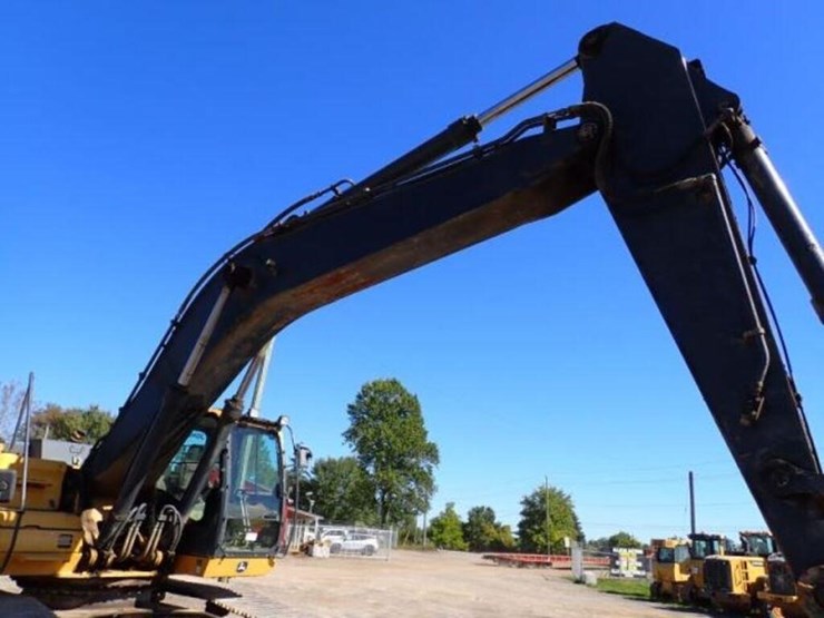 2014-deere-350g-lc-image-33