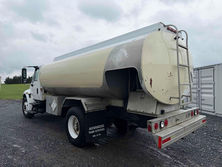 2004-international-durastar-4300-image-3