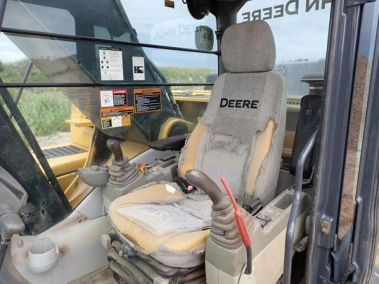 2012-deere-350g-lc-image-11