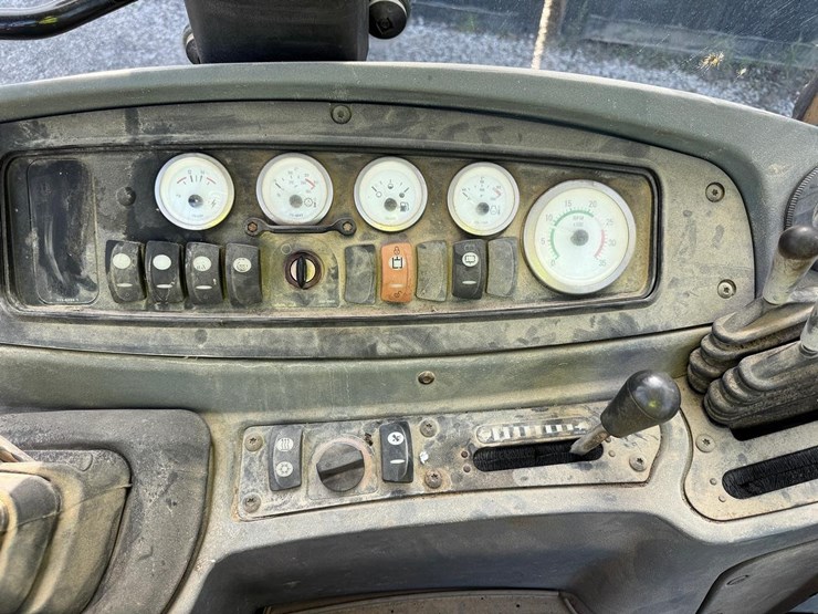 caterpillar-420d-image-28