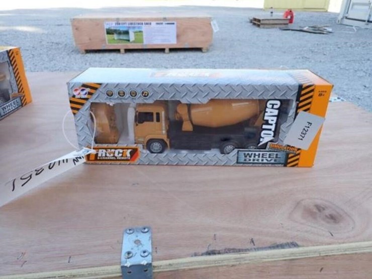 unused-captok-mixer-truck-toy-image-1