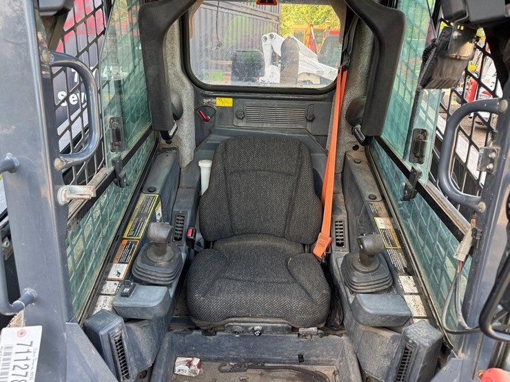2019-deere-333g-image-23