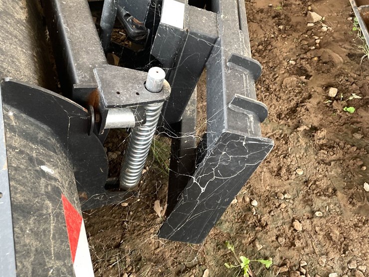 #9167-•-skid-steer-snow-blade-image-2