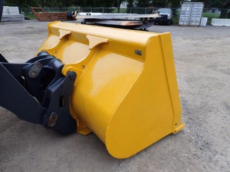 2014-deere-624k-image-32