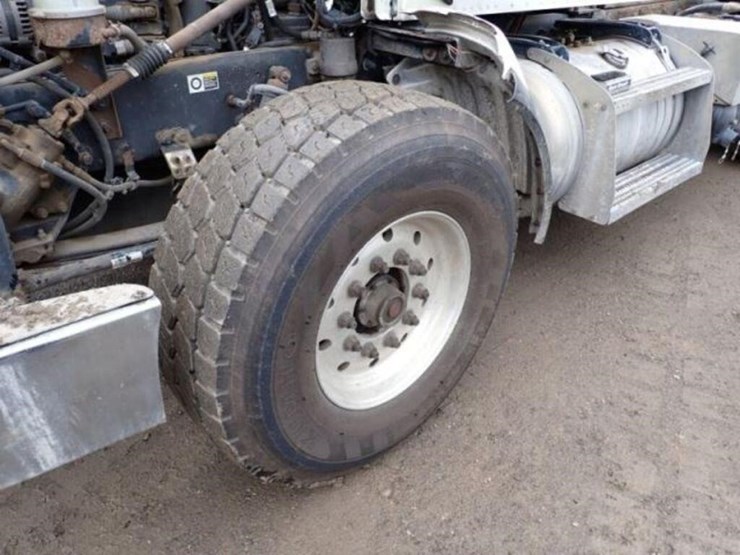 2015-peterbilt-367-image-27