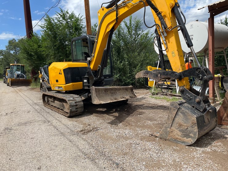 #9153-•-jcb-85-excavator-image-2