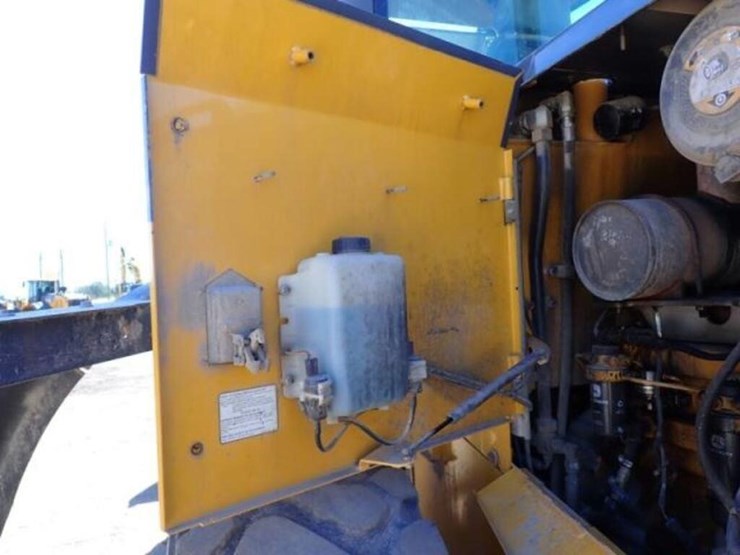 2015-deere-544k-image-66