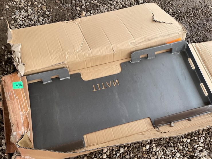 #9185-•-titan-blank-skid-steer-plate-image-4