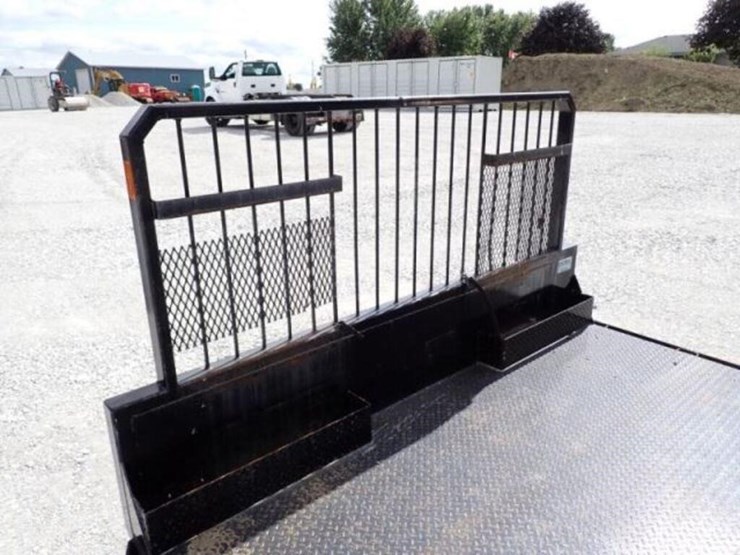 2023-ford-f650-image-11