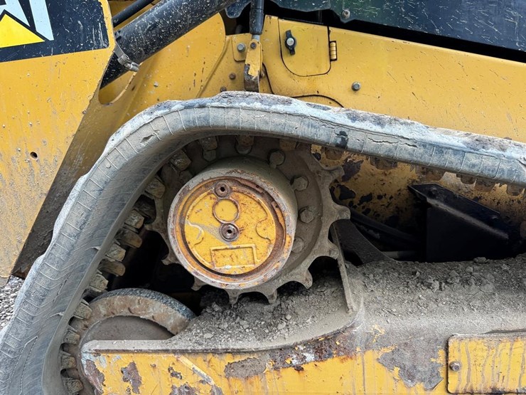 2016-caterpillar-259d-image-21