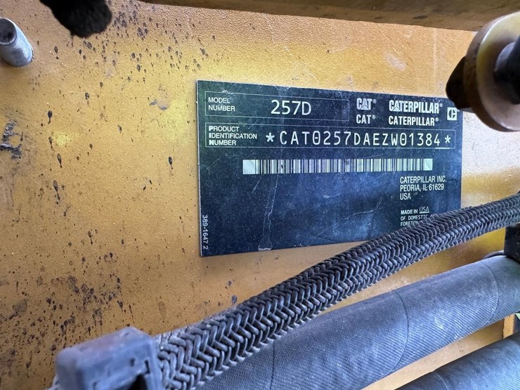2015-caterpillar-257d-image-31
