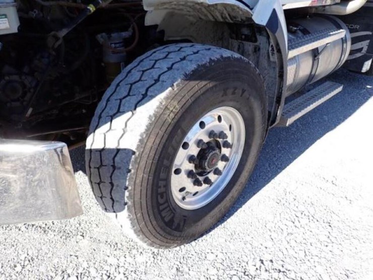 2024-western-star-49x-image-39