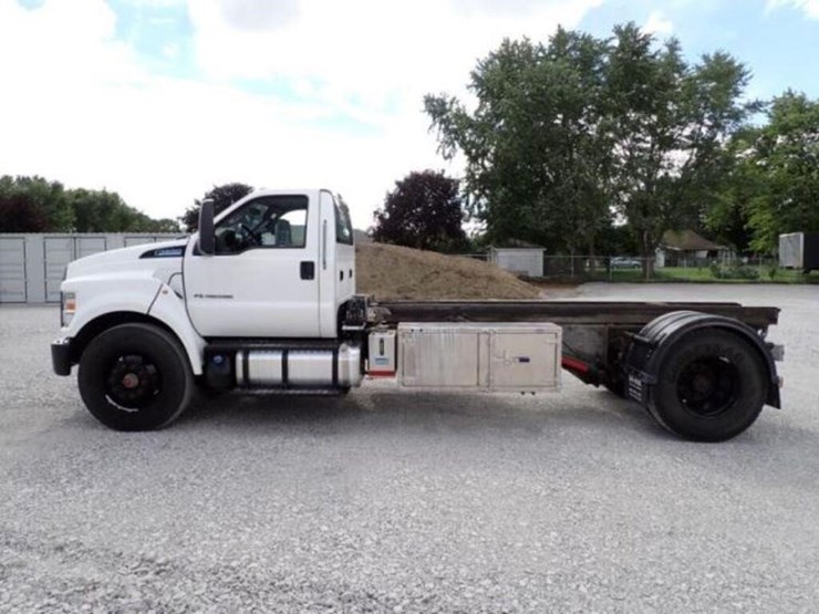 2023-ford-f650-image-8