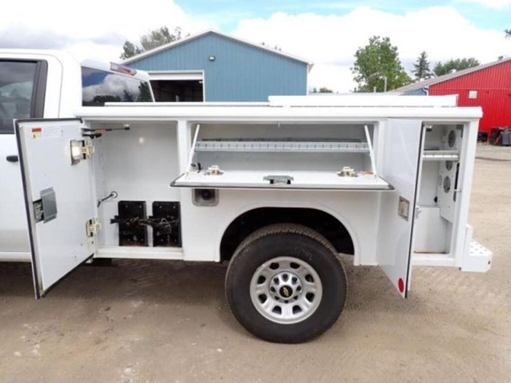 2024-chevrolet-silverado-3500hd-image-38