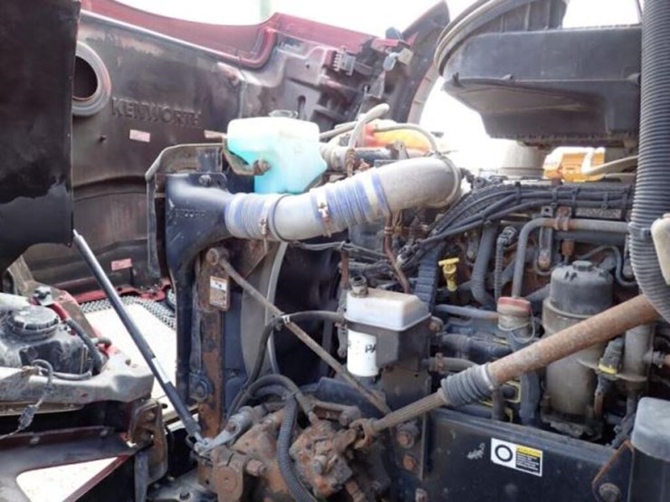 2016-kenworth-t880-image-27