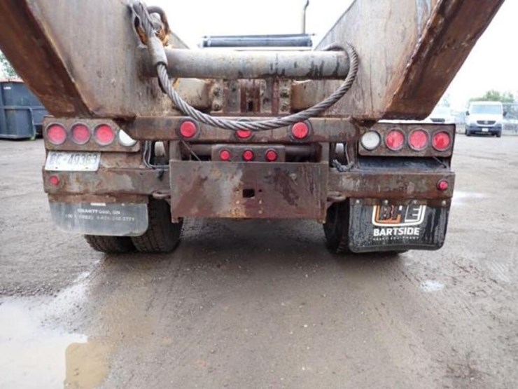 2015-peterbilt-367-image-47