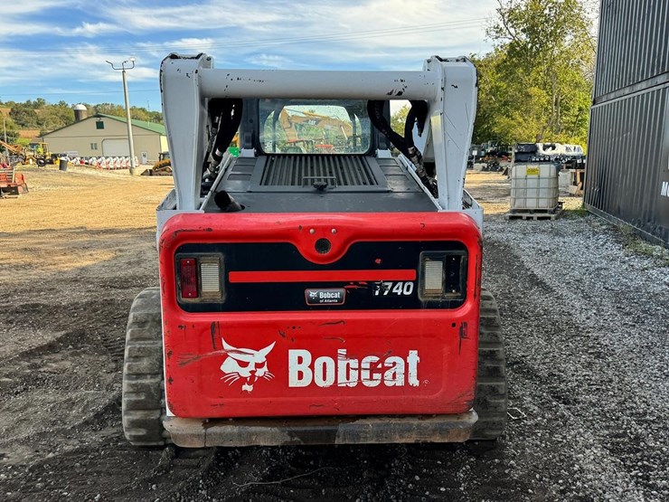 2023-bobcat-t740-image-5