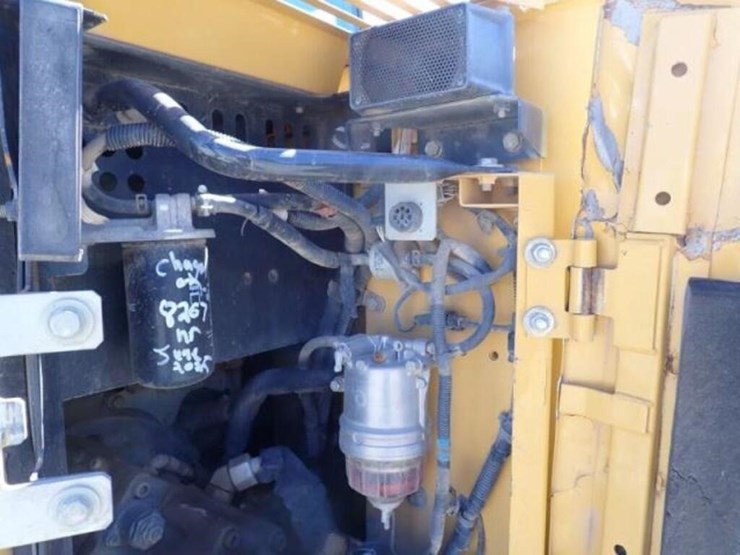 2014-deere-85g-image-64