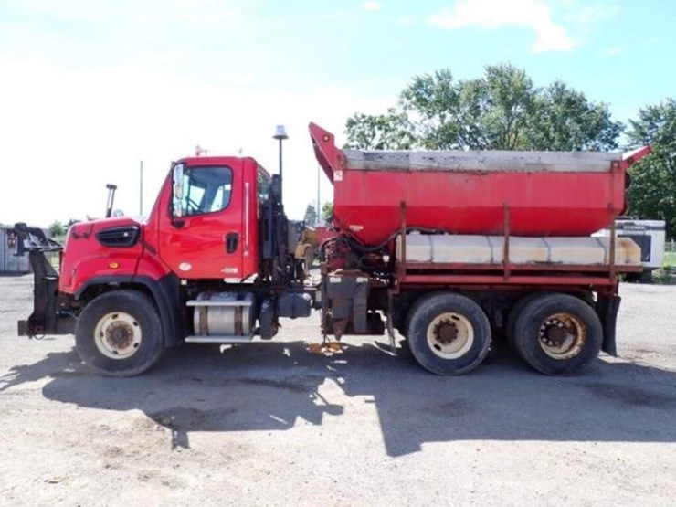 2015-freightliner-108sd-image-8